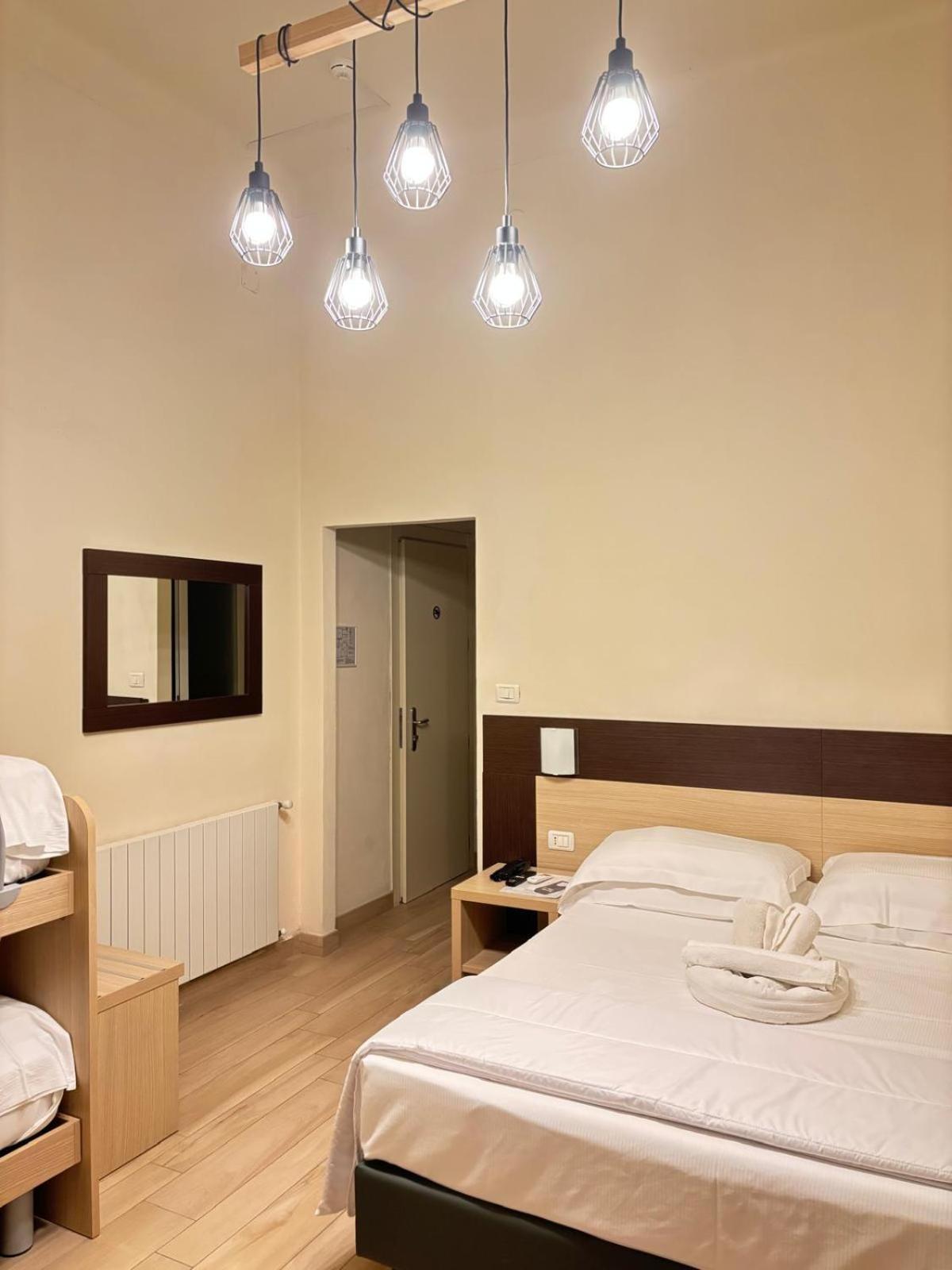 Hotel Virginia Marina di Massa Eksteriør billede