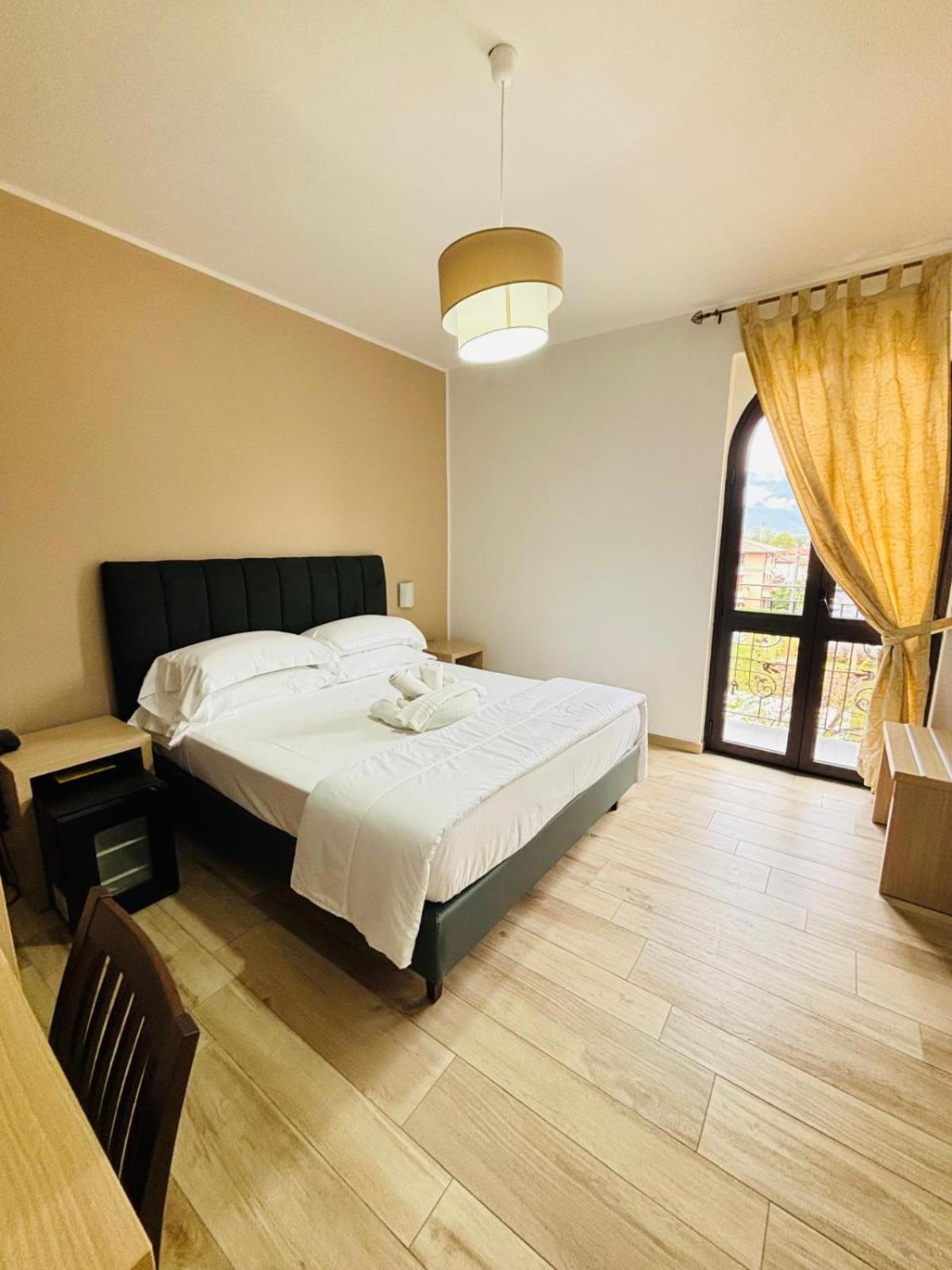 Hotel Virginia Marina di Massa Eksteriør billede