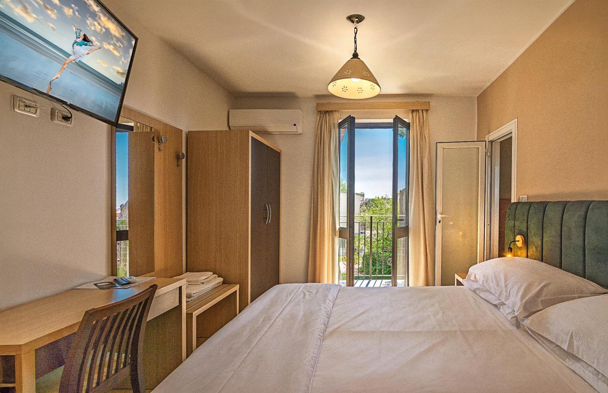 Hotel Virginia Marina di Massa Eksteriør billede