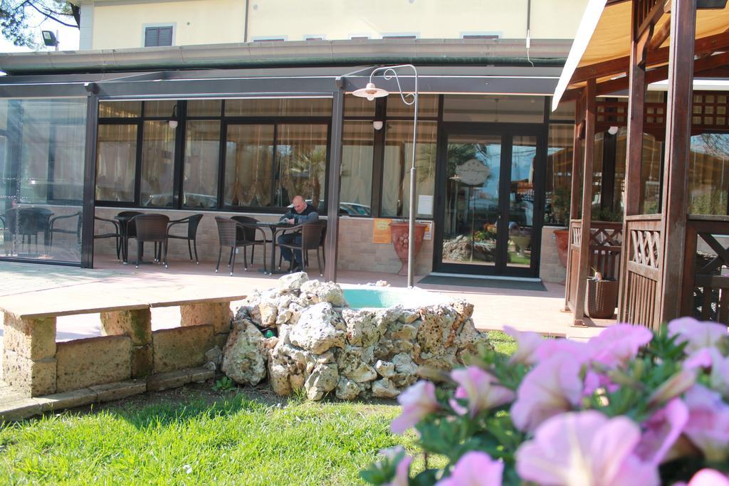 Hotel Virginia Marina di Massa Eksteriør billede